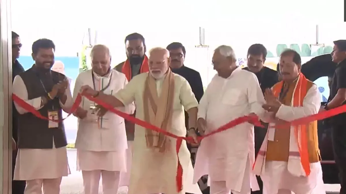 15_09_2025-pm_modi_in_purnia_airport_24047464_154935867